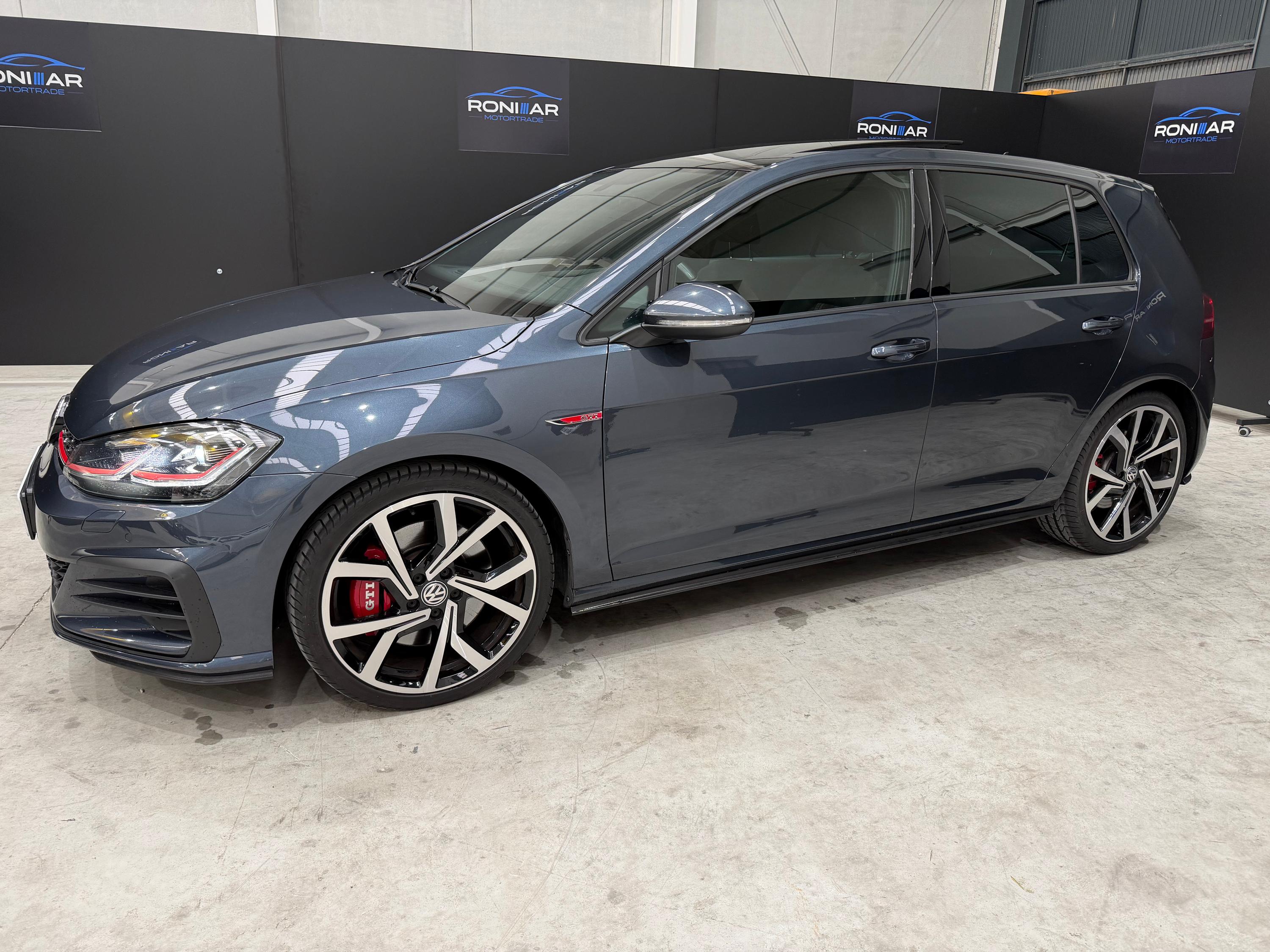 VOLKSWAGEN GOLF GTI PERFORMANCE